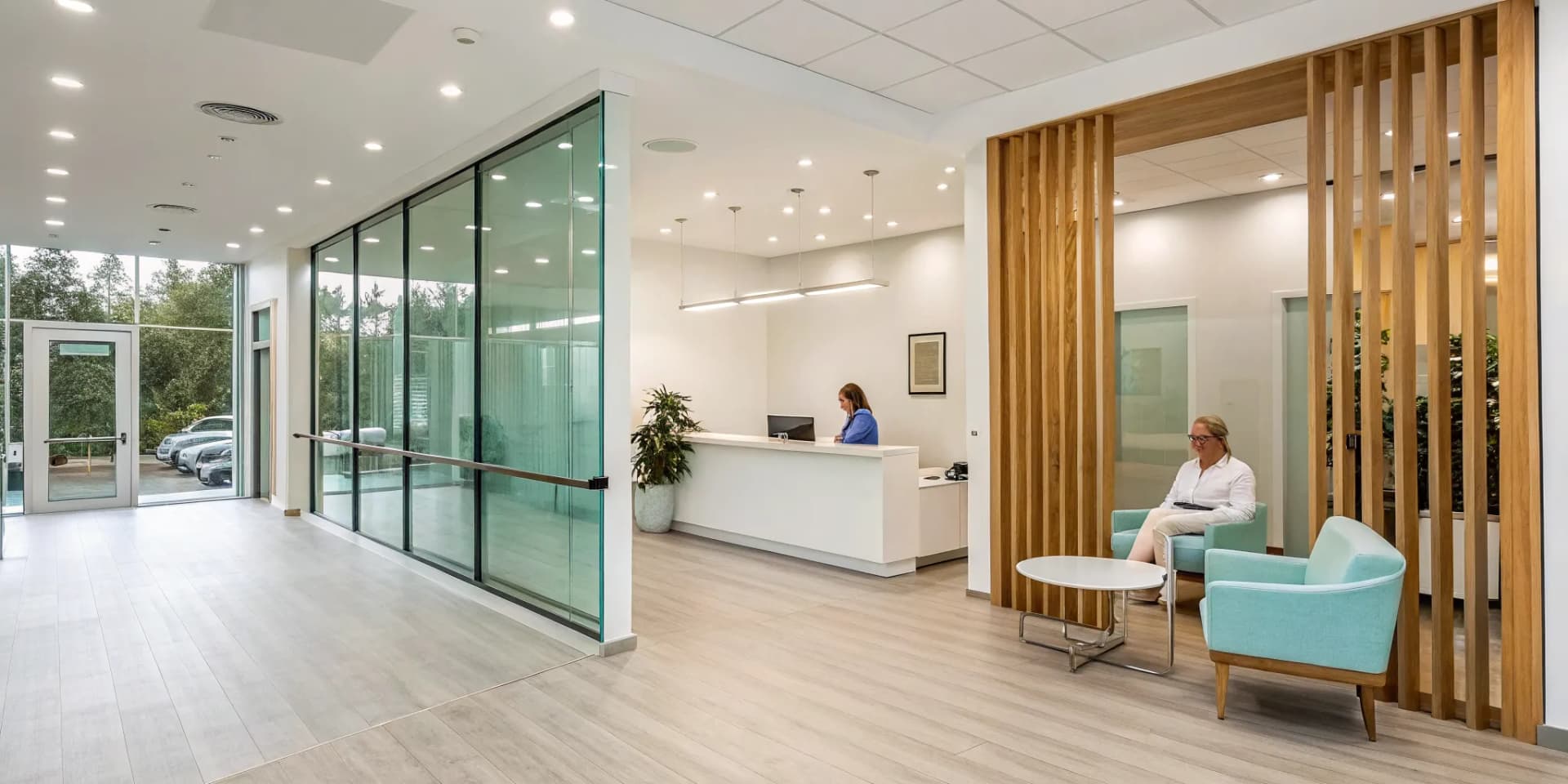 How a welcoming chiropractic reception area with friendly staff improves the patient journey.